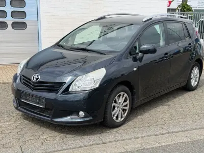 Gebraucht Toyota Verso 126 PS (92 kW) 2012 Schwarz Van / Kleinbus