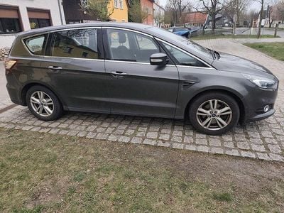 Gebraucht Ford S-MAX Titanium 179 PS (131 kW) 2015 Grau Van / Kleinbus