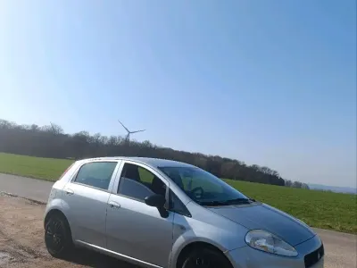 Gebraucht Fiat Grande Punto 65 PS (47 kW) 2008 Silber Kleinwagen