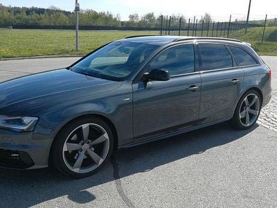 Grau Gebraucht 2015 Audi A4 S-Line Kombi | 14.250 € (Fairer Preis)