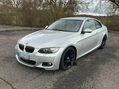 Begagnad BMW 325 M Sport 218 HK (160 kW) 2009 Silver Sportkupé
