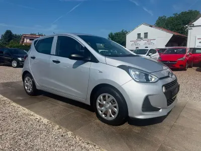 Gebraucht Hyundai i10 Sport 67 PS (49 kW) 2016 Sleek silver Kleinwagen