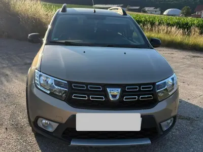 Gebraucht Dacia Sandero Comfort 91 PS (66 kW) 2018 Gold SUV