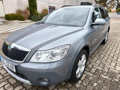 Gebraucht Skoda Octavia 160 PS (117 kW) 2012 Grau Kombi