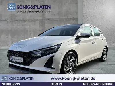 Gebraucht Hyundai i20 Trend 101 PS (74 kW) 2025 Atlas white (weiß) Kleinwagen