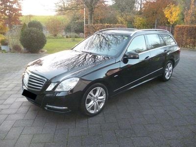 Schwarz Gebraucht 2011 Mercedes E220 Avantgarde Kombi | 8.500 € (Fairer Preis)