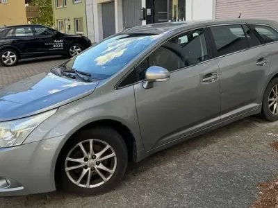 Gebraucht Toyota Avensis 126 PS (92 kW) 2011 Limousine