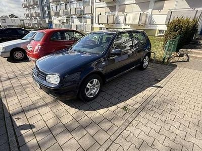Second-hand VW Golf IV Comfortline 75 CP (55 kW) 2003 Albastru Berlinǎ