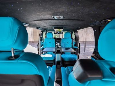Schwarz Gebraucht 2022 Mercedes V300 Luxury Van / Kleinbus | 132.000 €