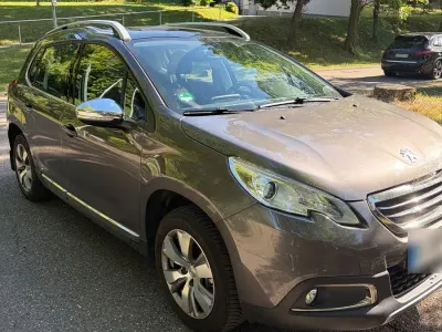 Gebraucht Peugeot 2008 Active 110 PS (80 kW) 2015 Schwarz SUV