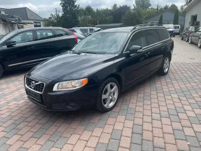 Gebraucht Volvo V70 Momentum 163 PS (119 kW) 2010 Schwarz Kombi