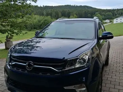 Gebraucht SsangYong Musso 178 PS (130 kW) 2017 Blau SUV