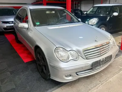 Gebraucht Mercedes C220 150 PS (110 kW) 2006 Silber Limousine
