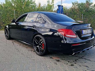 Mercedes E63 AMG