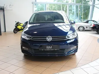 Gebraucht VW Touran Comfortline 150 PS (110 kW) 2016 Atlantic blue Van / Kleinbus