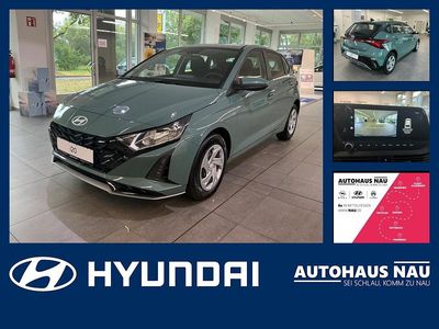 Mangrove green / mic Gebraucht 2025 Hyundai i20 Select Limousine | 18.790 € (Fairer Preis)