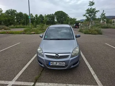Gebraucht Opel Zafira 179 PS (131 kW) 2010 Silber Van / Kleinbus