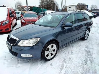 Grau Gebraucht 2011 Skoda Octavia Elegance Kombi | 7.250 € (Etwas zu teuer)