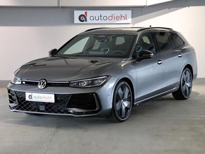 Gebraucht VW Passat R-line 150 PS (110 kW) 2025 Grau Kombi