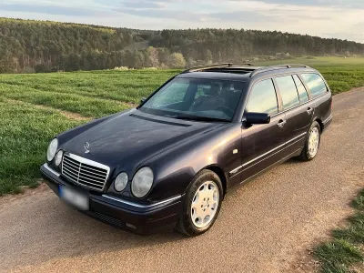 Brugt Mercedes E290 129 HK (94 kW) 1998 Blå Stationcar