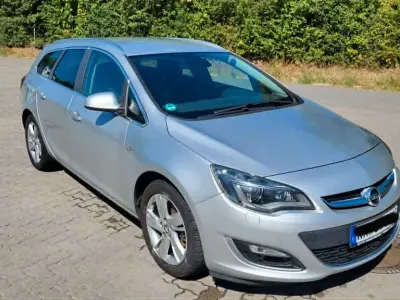 Gebraucht Opel Astra Sport 165 PS (121 kW) 2013 Silber Kombi