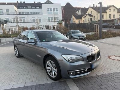 Gebraucht BMW 730 Comfort Edition 258 PS (189 kW) 2013 Grau Limousine