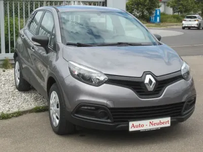 Gebraucht Renault Captur Life 90 PS (66 kW) 2016 Grau (metallic) SUV