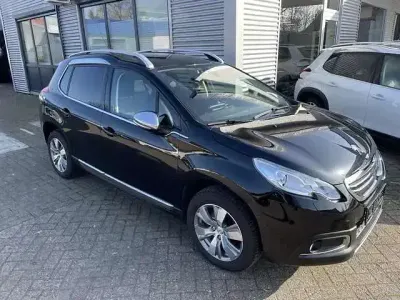 Gebraucht Peugeot 2008 Allure 120 PS (88 kW) 2015 Schwarz perla nera SUV