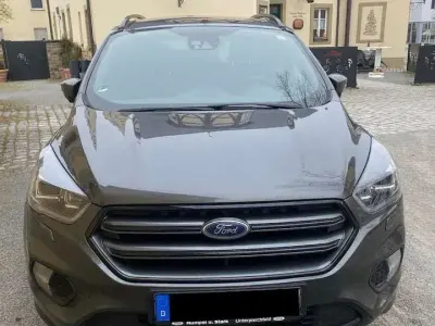 Gebraucht Ford Kuga ST-Line 150 PS (110 kW) 2019 Grau SUV