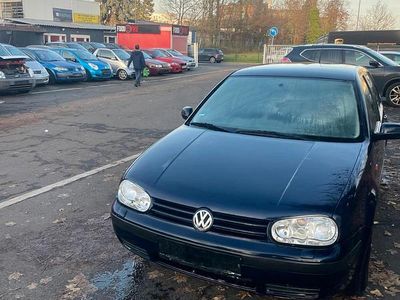 Blau Gebraucht 1998 VW Golf IV Kleinwagen | 2.550 € (Teuer)