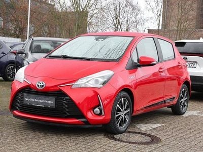 Vulcanorot Gebraucht 2017 Toyota Yaris Hybrid Basis | 12.489 € (Guter Preis)