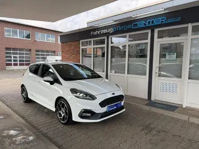 Gebraucht Ford Fiesta ST 200 PS (147 kW) 2020 Weiß Kleinwagen