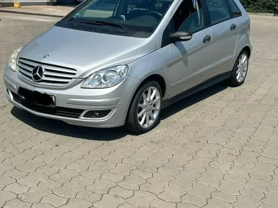 Gebraucht Mercedes B180 109 PS (80 kW) 2007 Silber Van / Kleinbus
