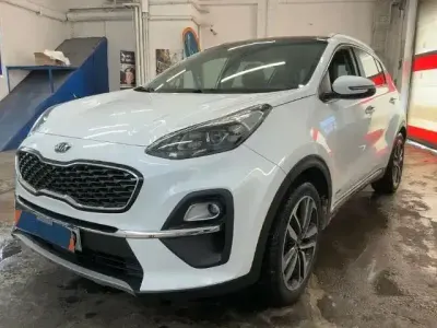 Używany Kia Sportage Spirit 177 KM (130 kW) 2021 Biały SUV
