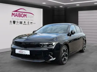 Gebraucht Opel Astra Ultimate 131 PS (96 kW) 2023 Diamant schwarz/karbon schwarz Kleinwagen