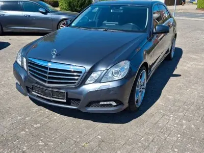 Gebraucht Mercedes E200 184 PS (135 kW) 2010 Limousine