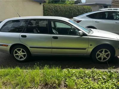 Occasion Volvo V40 122 ch (89 kW) 2001 Argent Break