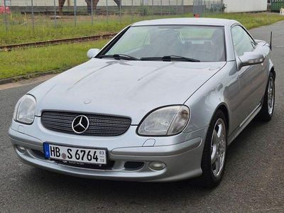 Gebraucht Mercedes SLK320 218 PS (160 kW) 2002 Silber Cabrio