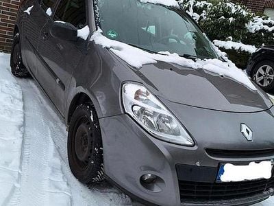 Grau Gebraucht 2009 Renault Clio III Kombi | 1.500 €