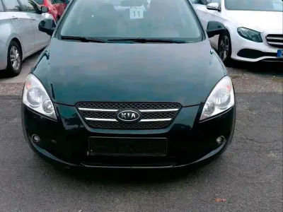 Gebraucht Kia Ceed 120 PS (88 kW) 2009 Schwarz Kleinwagen