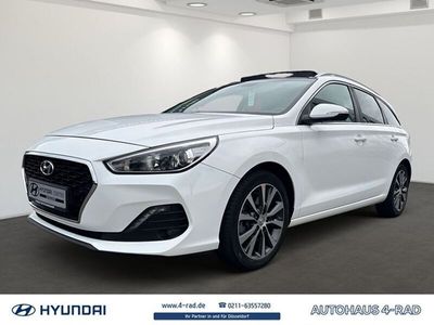 gebraucht Hyundai i30 Kombi 1.6 CRDi 136PS 7-DCT STYLE Panoramadach Navigationspaket