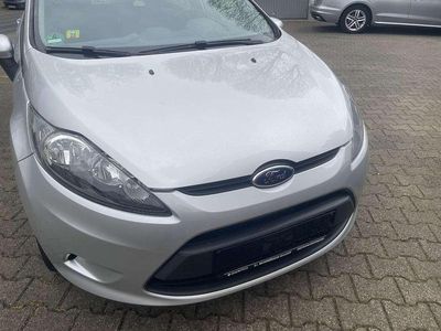 Second-hand Ford Fiesta Ambiente 60 CP (44 kW) 2009 Argintiu Hatchback