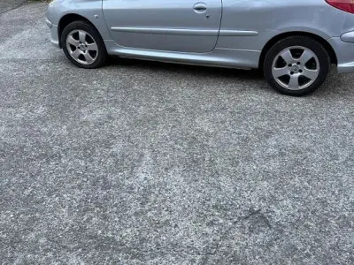 Gebraucht Peugeot 206 CC Quiksilver 109 PS (80 kW) 2005 Silber Cabrio