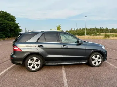 Gebraucht Mercedes ML350 306 PS (225 kW) 2012 Grau SUV