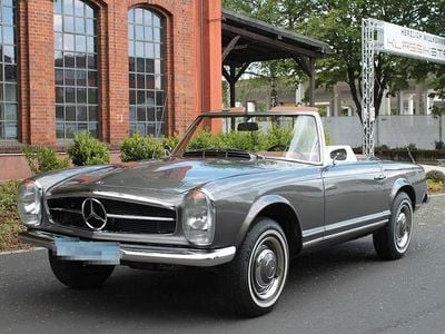 Gebraucht Mercedes W113 150 PS (110 kW) 1965 Grau Cabrio