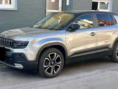Gebraucht Jeep Avenger EV Summit 114 kW (156 PS) 2023 Silber SUV