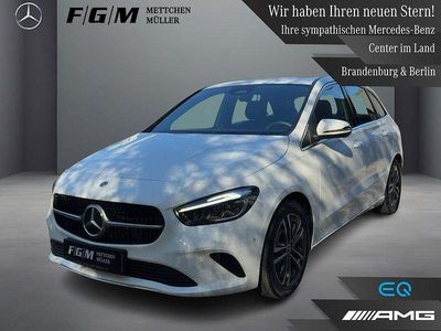 Używany Mercedes B200 Progressive 163 KM (119 kW) 2024 Biały Minivan