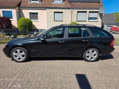 Gebraucht Mercedes C200 Classic 163 PS (119 kW) 2003 Schwarz Kombi