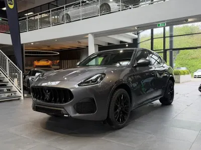 Neu Maserati Grecale 330 PS (242 kW) 2026 Grau SUV