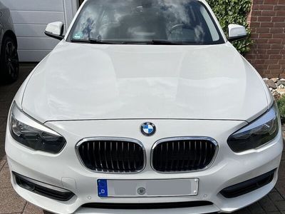 Weiß Gebraucht 2017 BMW 118 Advantage Kleinwagen | 17.500 € (Fairer Preis)